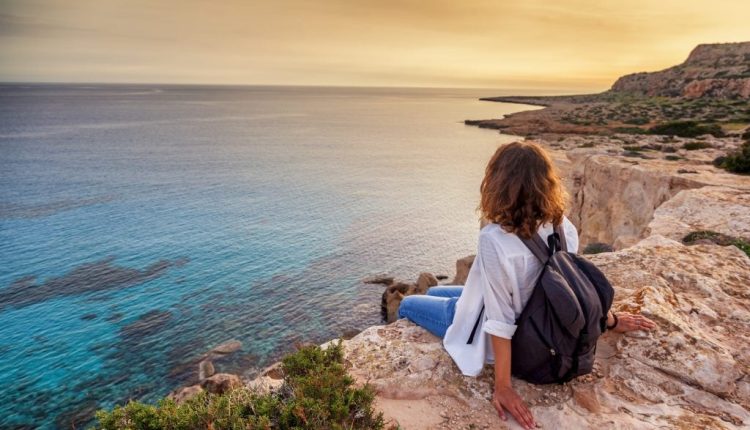 Cresce o número de mulheres que viajam sozinhas em todo o mundo - Foto: Reprodução