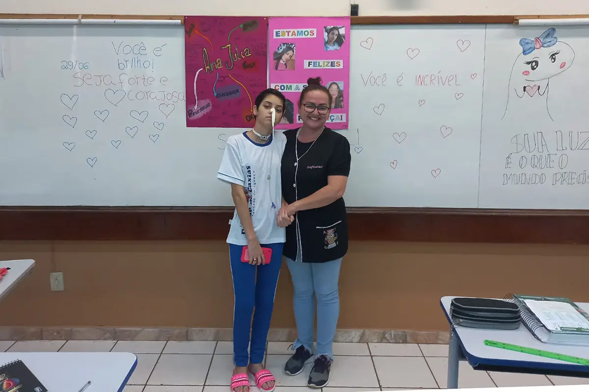 Aluna Exemplar Ficou Depois Da Aula Para Dar Pro Professor
