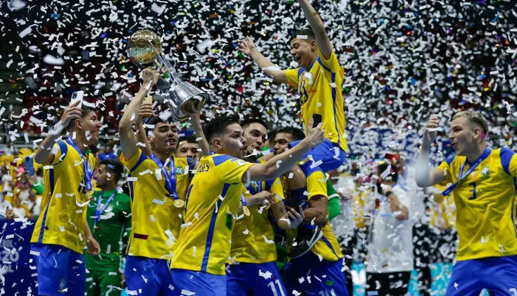 Duduzinho comemora a conquista do Campeonato Silamericano Sub-20