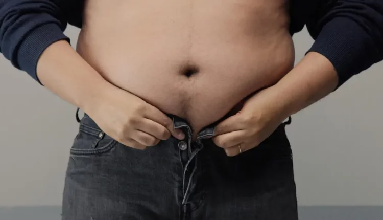 homem barriga gordura abdominal