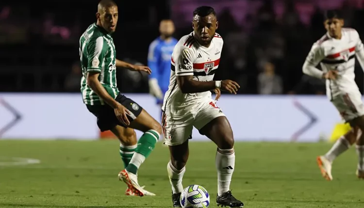 São Paulo vence o Coritiba